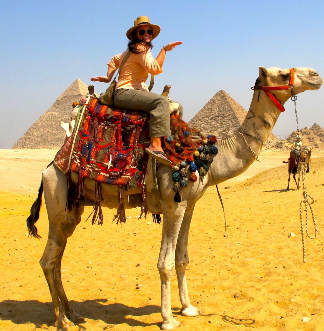 لاول مرة في مصر احجز رحلة الي الهرم لركوب الجمال و الخيول