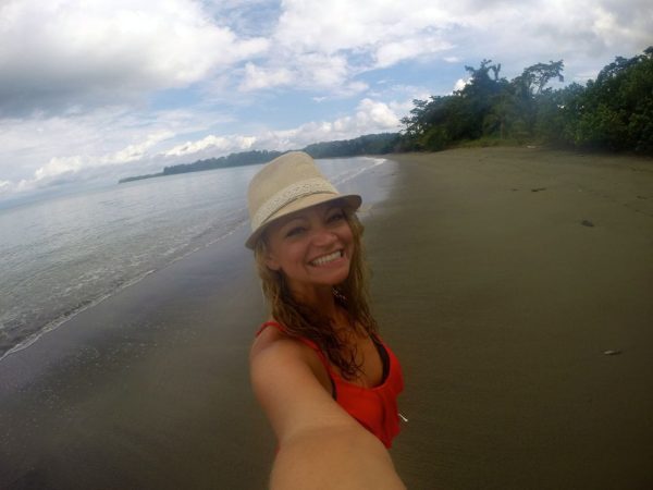 Taking selfies on the beach, so PURA VIDA