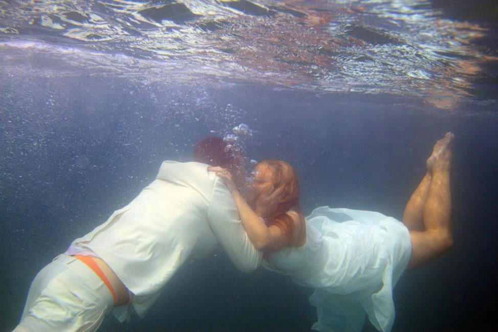 underwater-wedding-photos-13